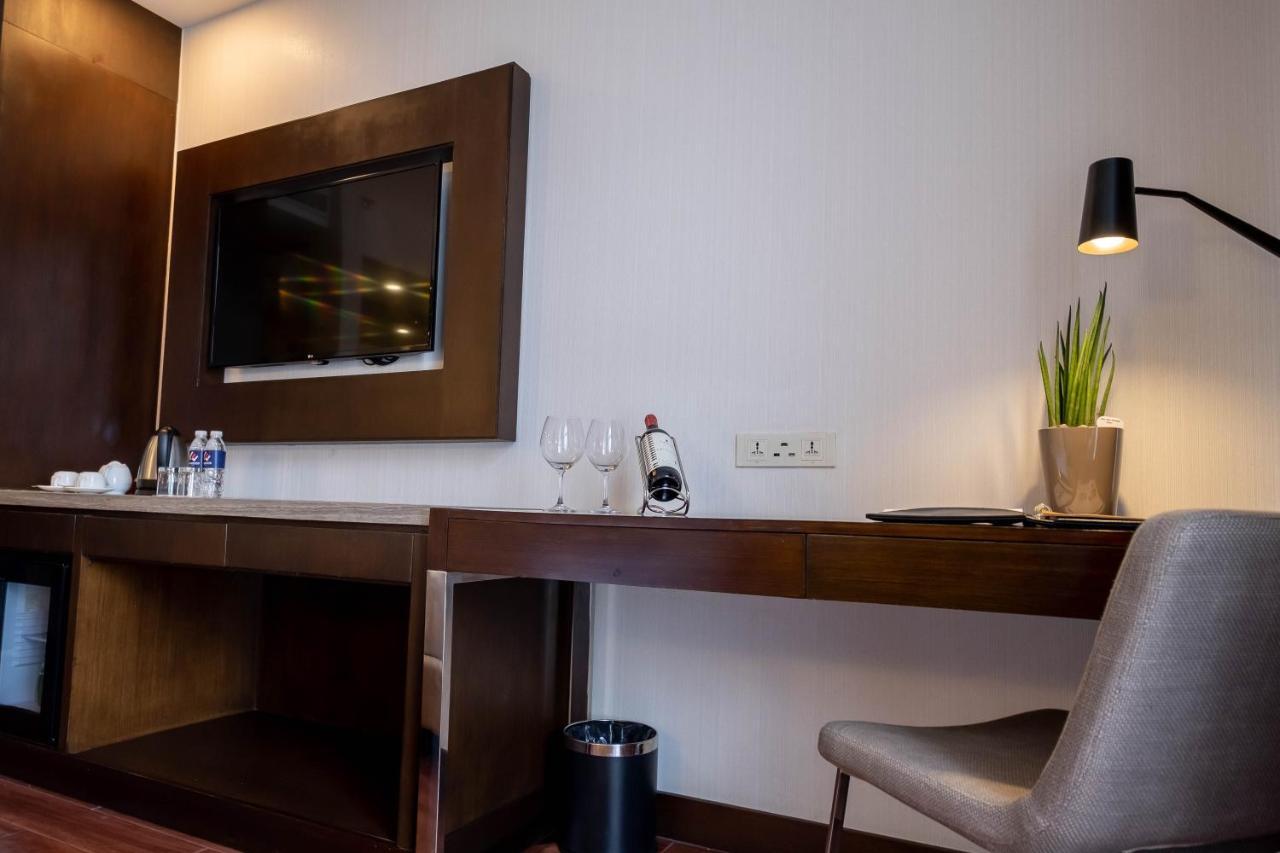 Wynwood Hotel - Multiple Use Hotel Pasig City Buitenkant foto