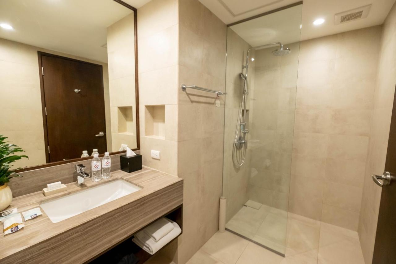 Wynwood Hotel - Multiple Use Hotel Pasig City Buitenkant foto