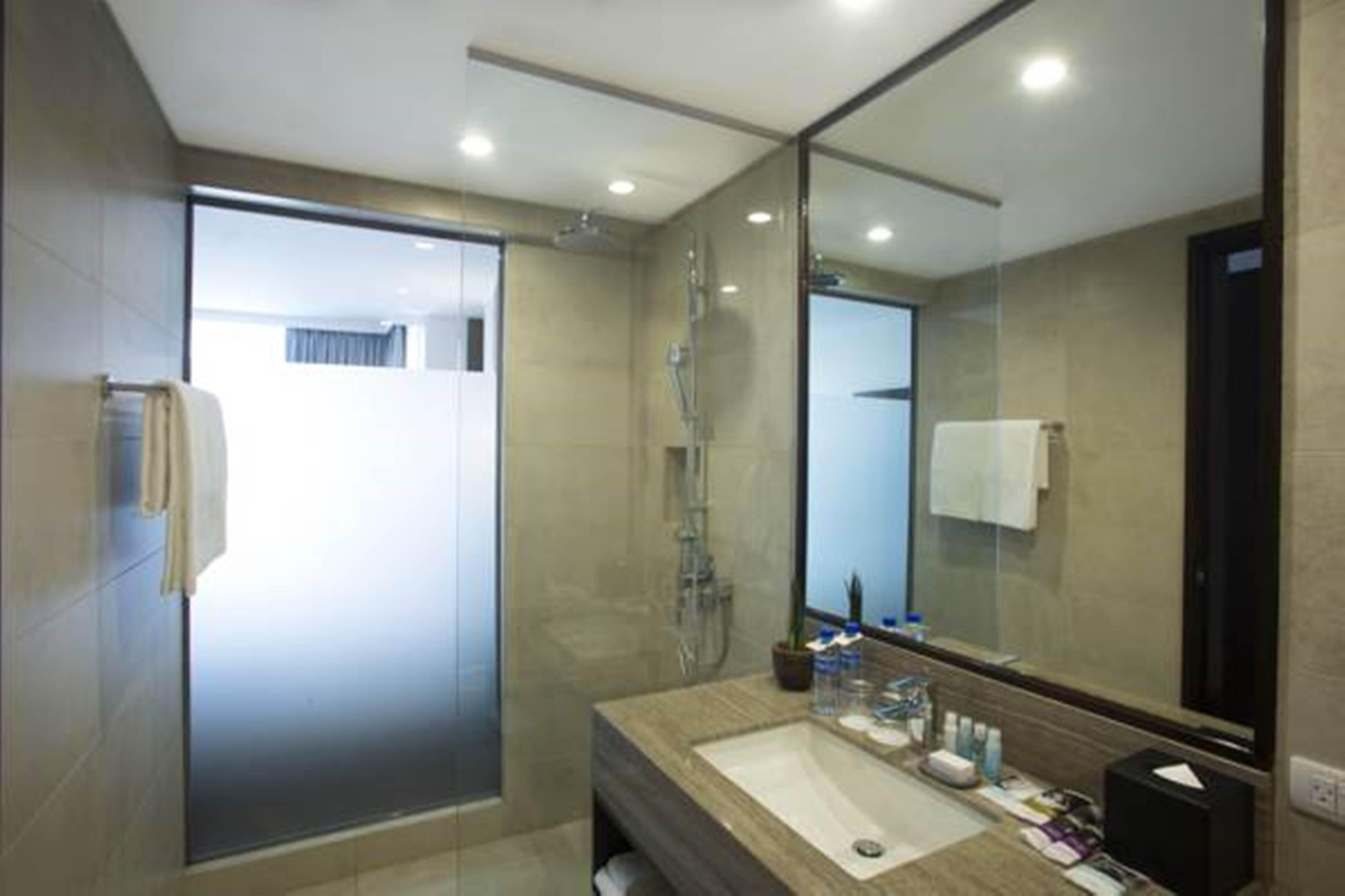 Wynwood Hotel - Multiple Use Hotel Pasig City Buitenkant foto