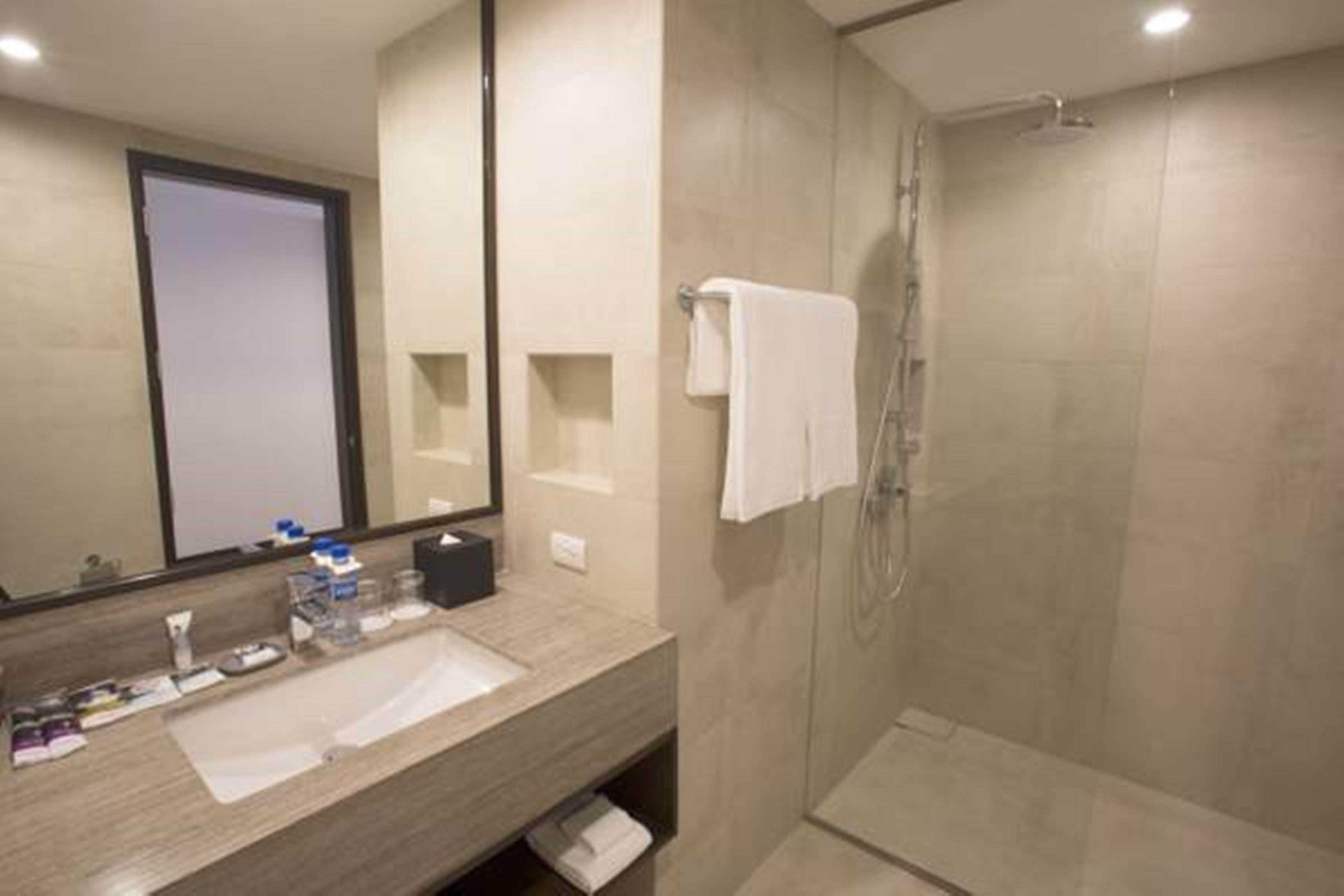 Wynwood Hotel - Multiple Use Hotel Pasig City Buitenkant foto